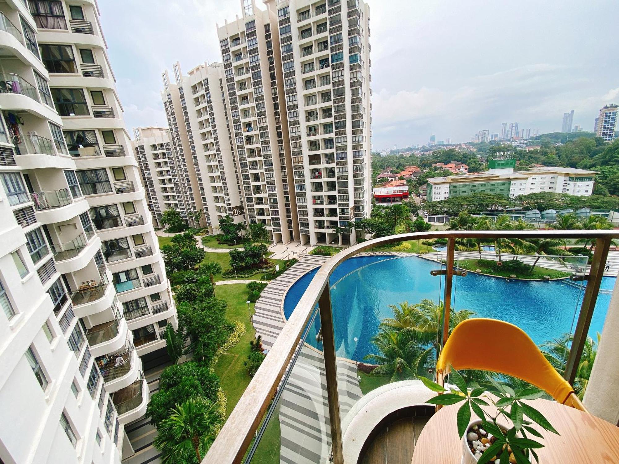 Scenic Country Garden Danga Bay By Lions Bay Lägenhet Johor Bahru Rum bild
