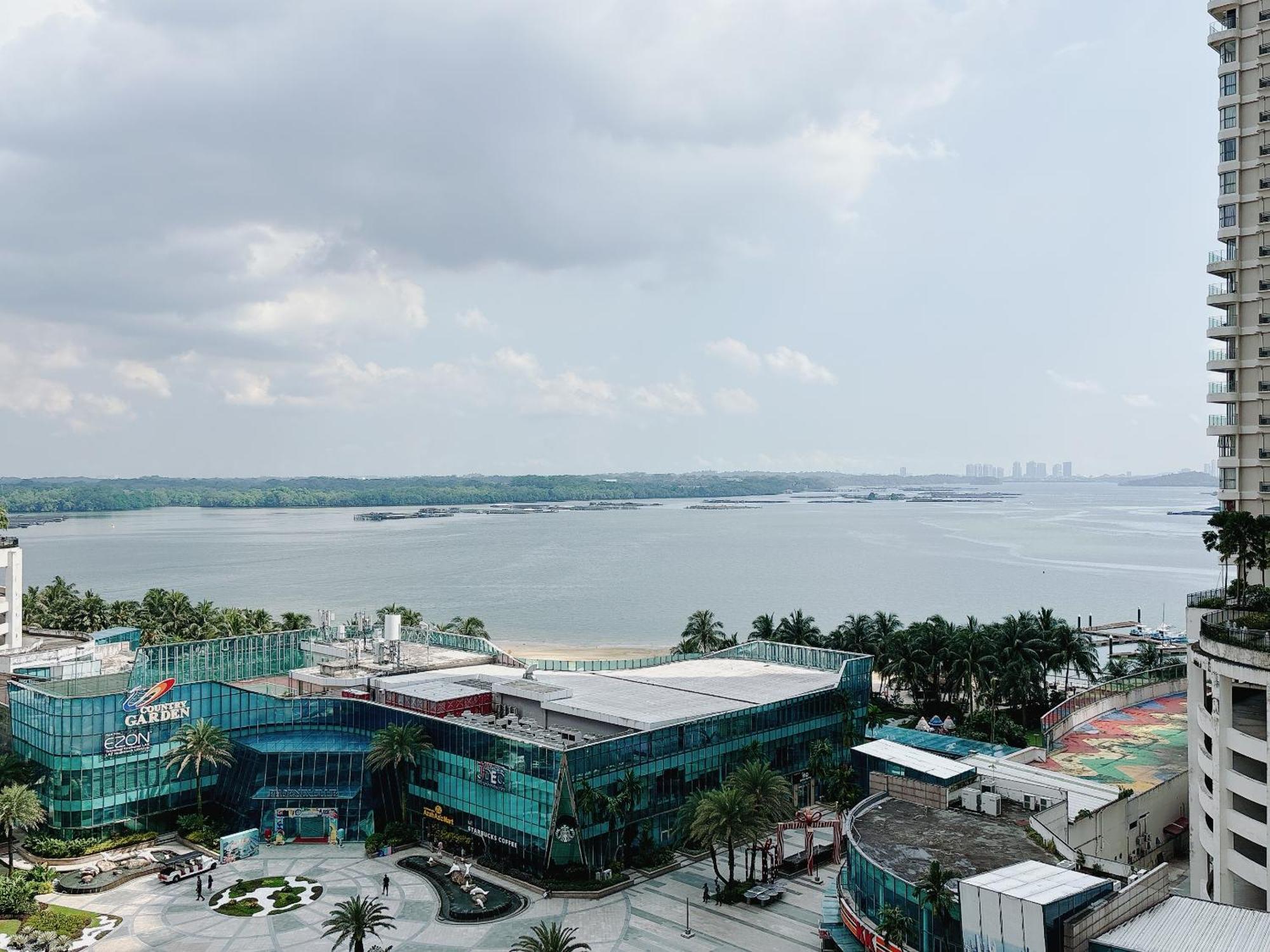 Scenic Country Garden Danga Bay By Lions Bay Lägenhet Johor Bahru Rum bild