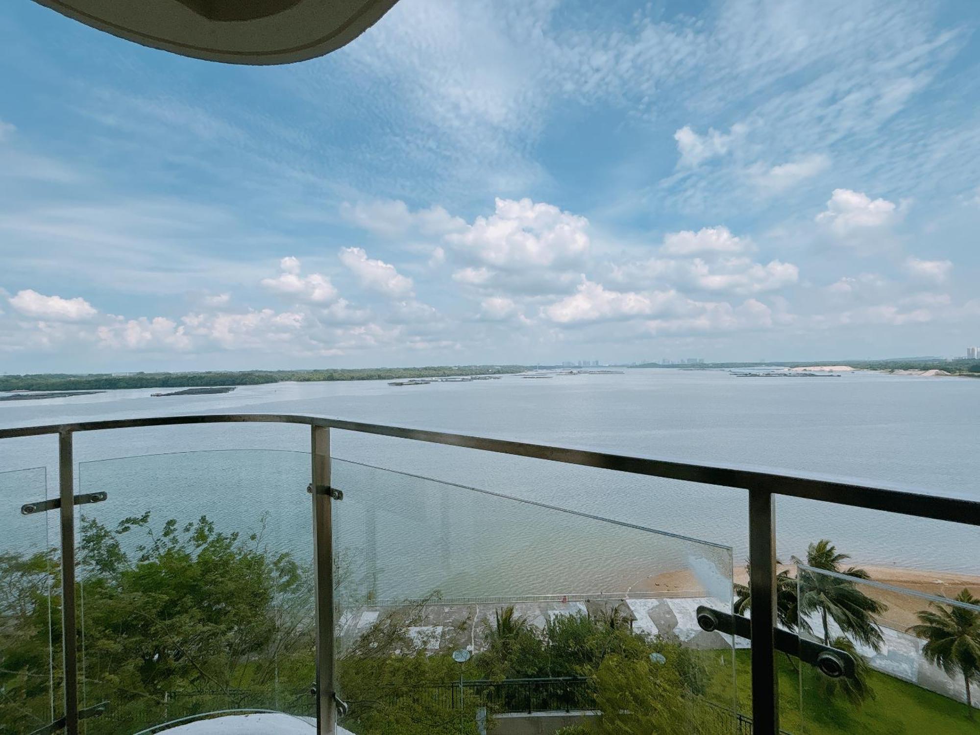 Scenic Country Garden Danga Bay By Lions Bay Lägenhet Johor Bahru Rum bild